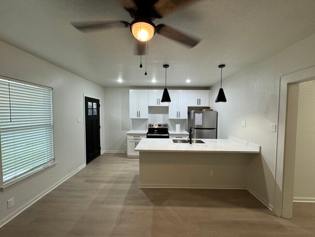 Photo - 4928 Avenue R 1/2