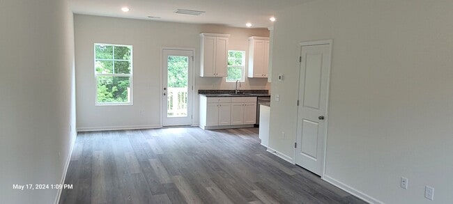 Photo - Charming 3 Bedroom, 2.5 Bath House Located in the Gated Community of River Rock in Statesville, NC