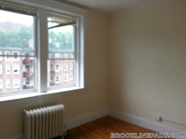 Photo - 62 Egmont St Unit 6