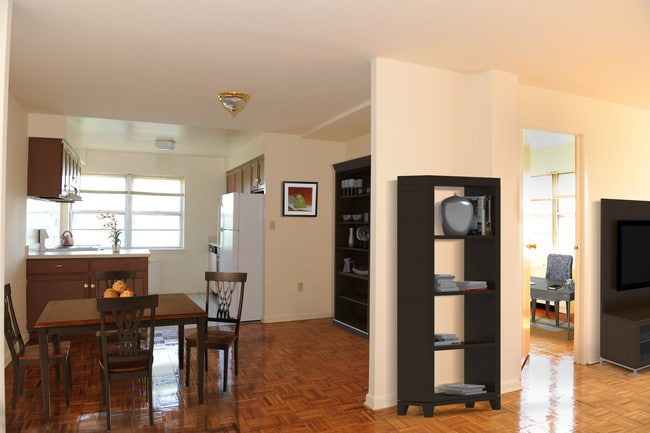 Photo - Lafayette House