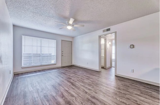Building Photo - Lovato Rental