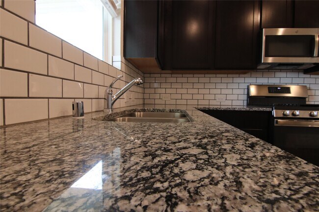 Building Photo - 24010 Farmstead Dr