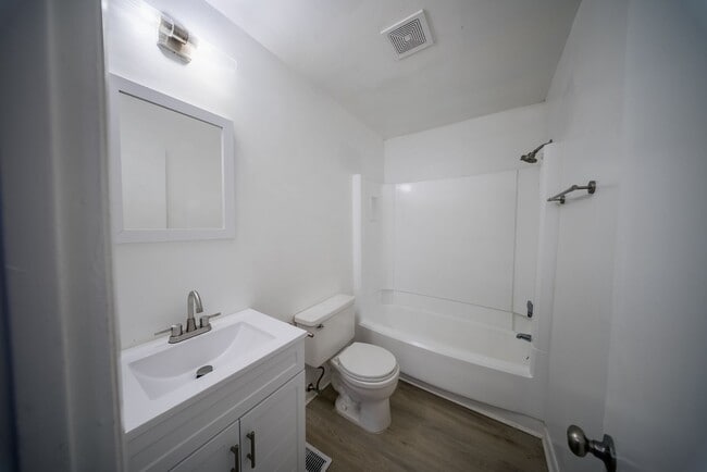 Photo - 209 Johnson St Unit C