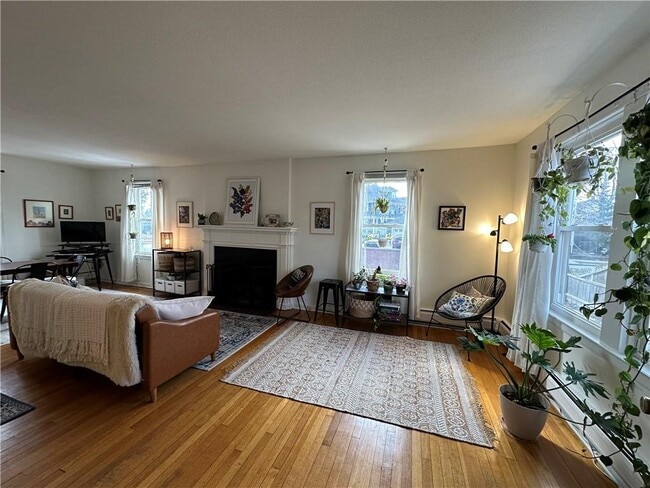 Photo - 542 Angell St