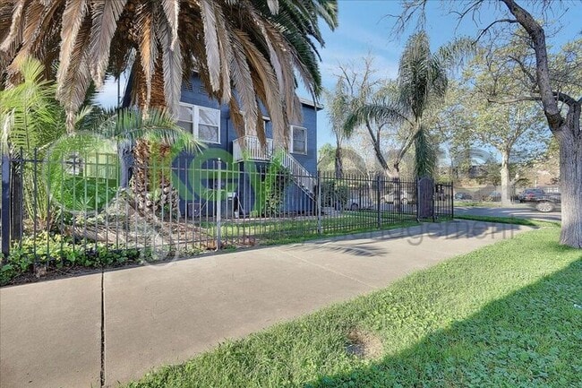 Building Photo - 3100 1st Ave