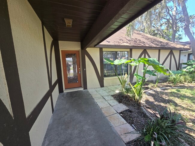 13309 Woodward Dr