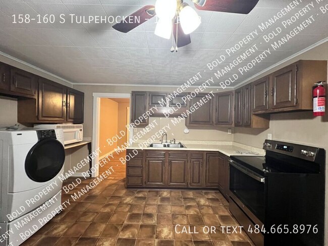Building Photo - 158-160 S Tulpehocken-160 rear Unit 160 rear