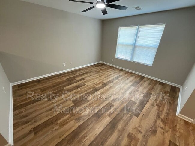 Photo - 1019 Manor Dr