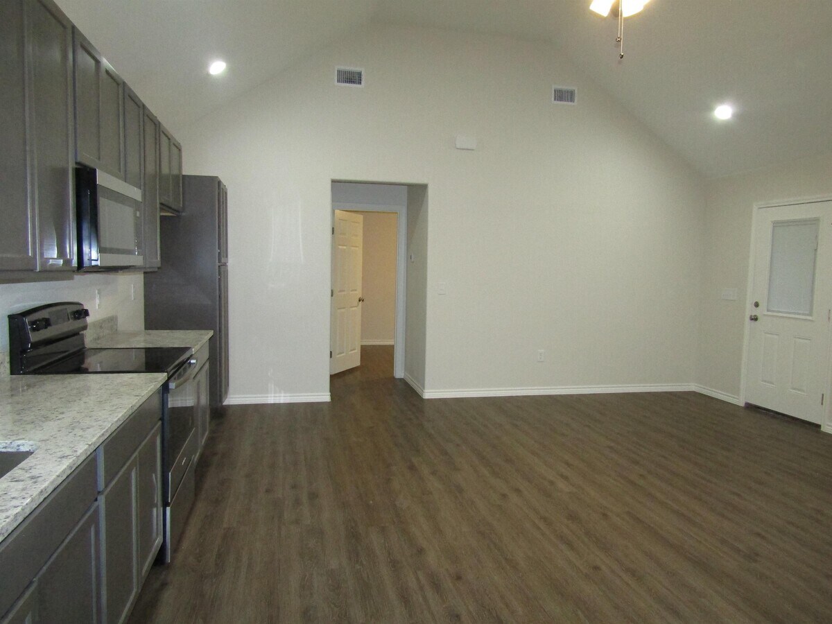 Photo - 355 Garrison Dr