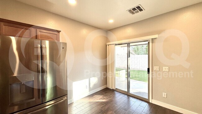 Photo - 3057 S Eugene