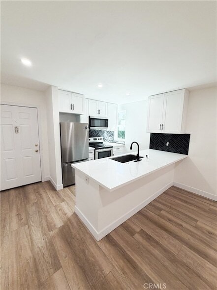 Building Photo - 17000 Burbank Blvd Unit 305