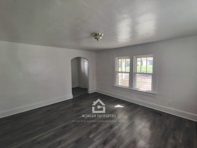 Photo - 1428 W 10th St