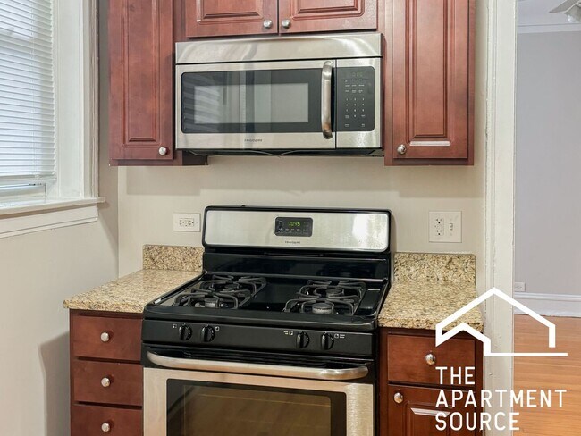 Photo - 1831 W Winona St Unit 2