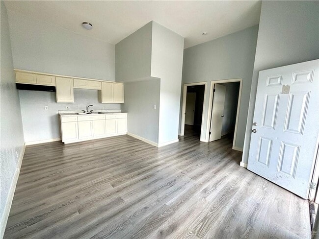 Photo - 13 W St Charles St Unidad 6