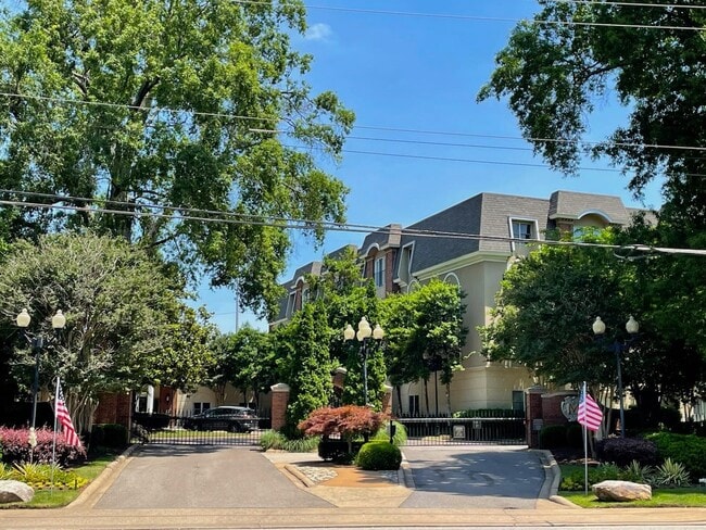 Photo - 5400 Park Ave