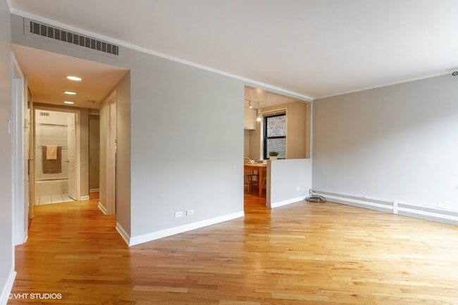 Photo - 525 W Aldine Ave Unit 102