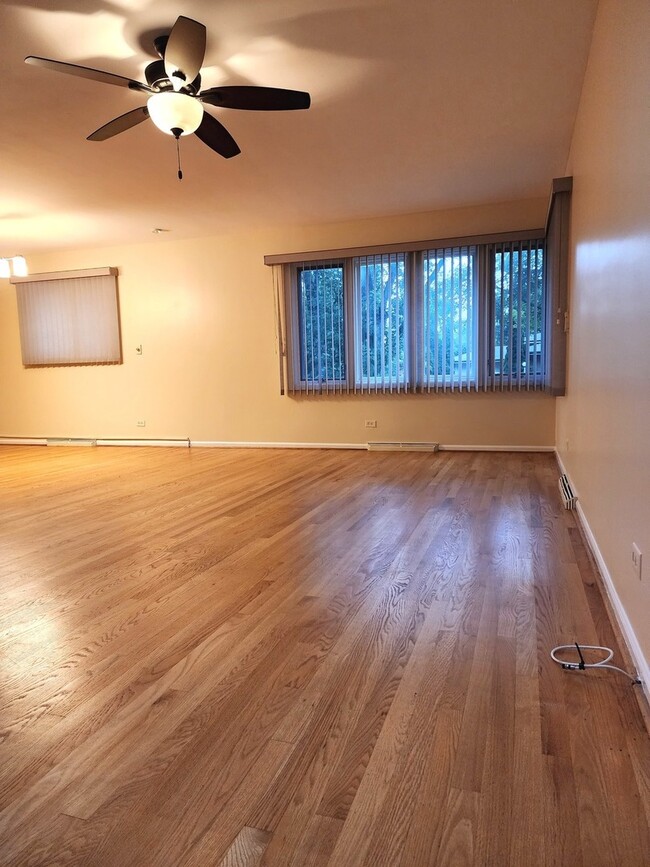 Photo - 209 N Stevenson Ln