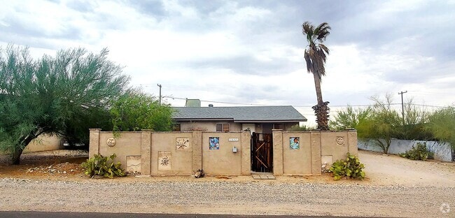 Building Photo - 1451 N Kilbright Ave Rental