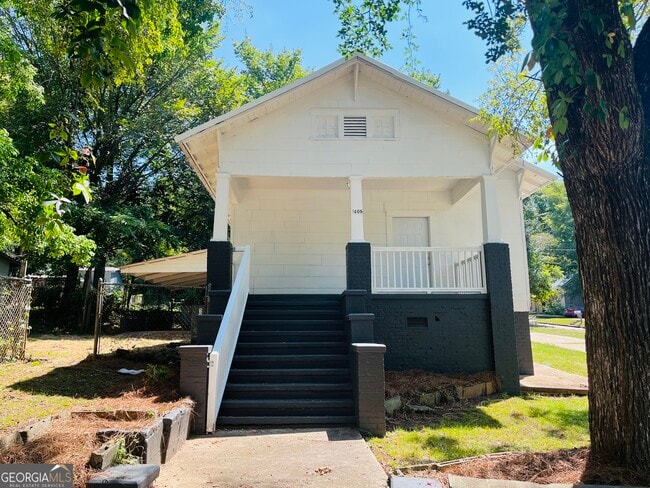 1405 Austin St