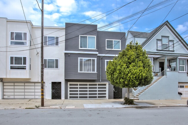 Building Photo - 134 28th St Unit #1