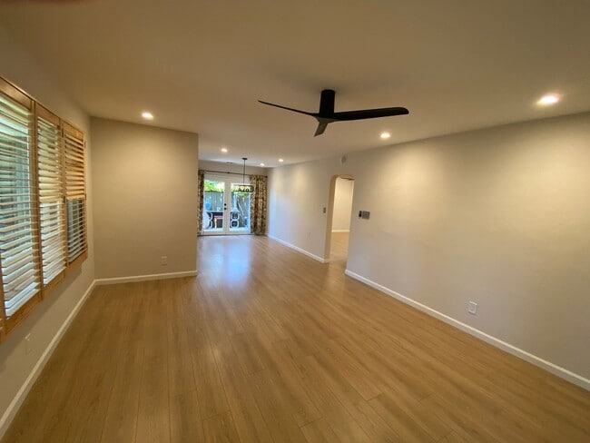 Photo - 2414-18 Monroe Ave Unit 2414 Monroe Avenue