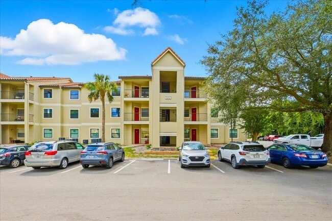Building Photo - 3032 Parkway Blvd Unit 207