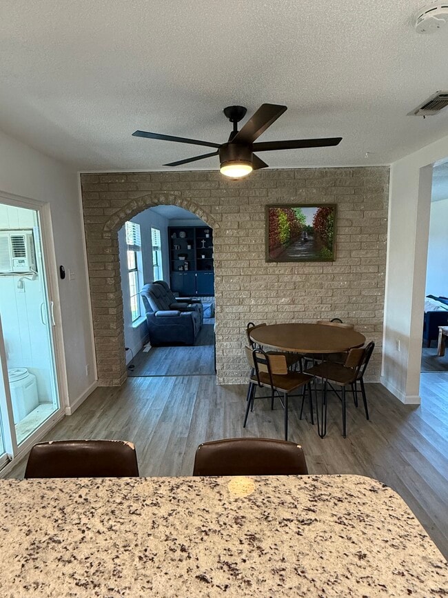 Photo - 3402 Azalea Dr