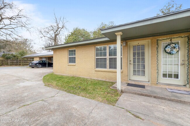 Photo - 1501 W St Mary Blvd