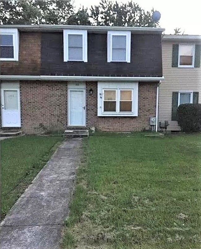 Lovely 3-Bedroom Aberdeen Townhome with Yard - Lovely 3-Bedroom Aberdeen Townhome with Yard