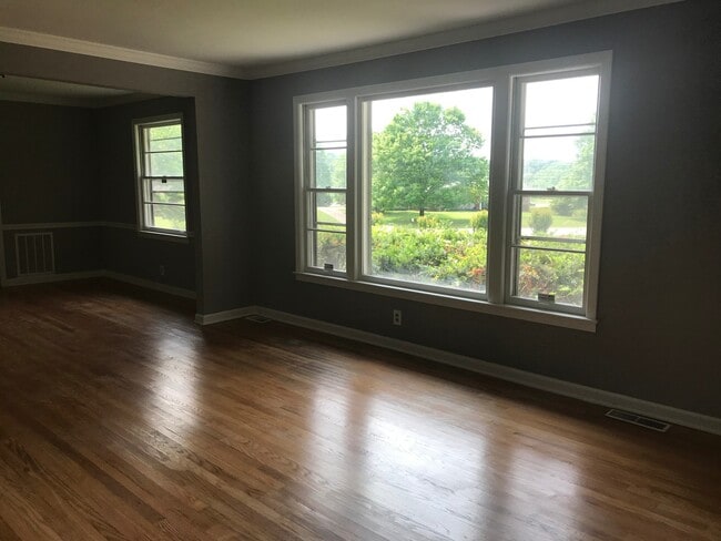Photo - 3 Bedroom Pet Friendly Home For Rent!