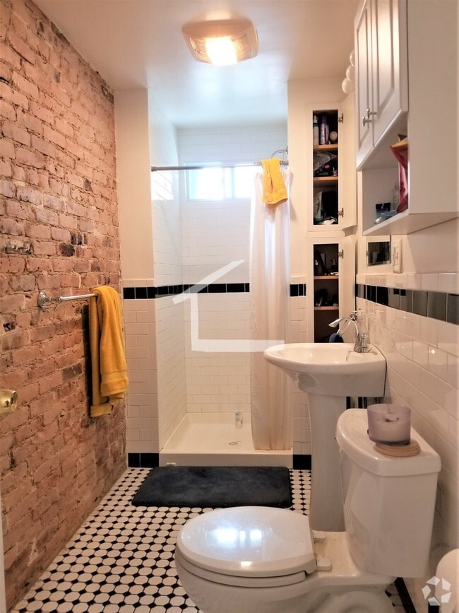 Building Photo - 16 Royce Rd Unit 1 Rental