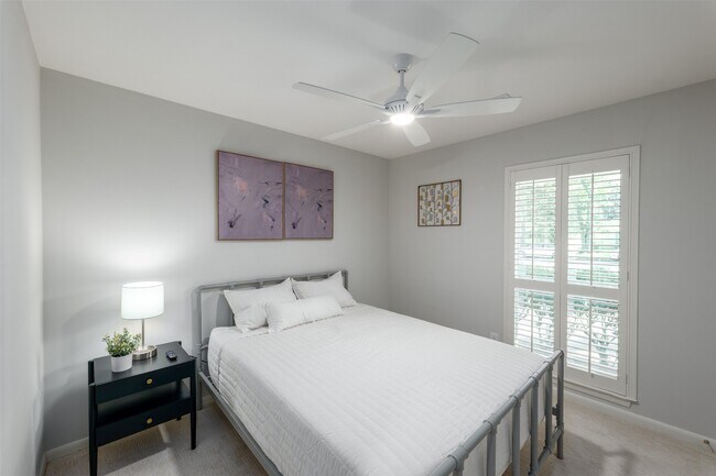 Photo - 9330 Meadowbriar Ln