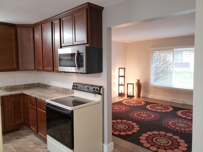 Photo - 5825 Balsam Rd