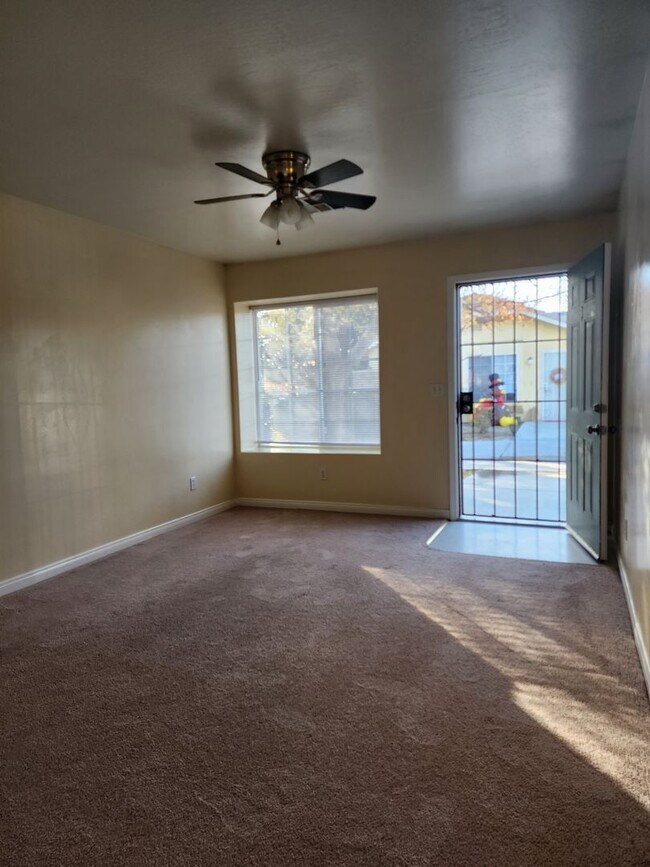 Photo - 722 Spring Meadow Ct Unit 1