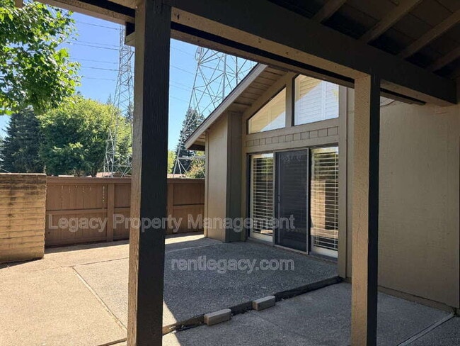 Photo - 255 Munroe St