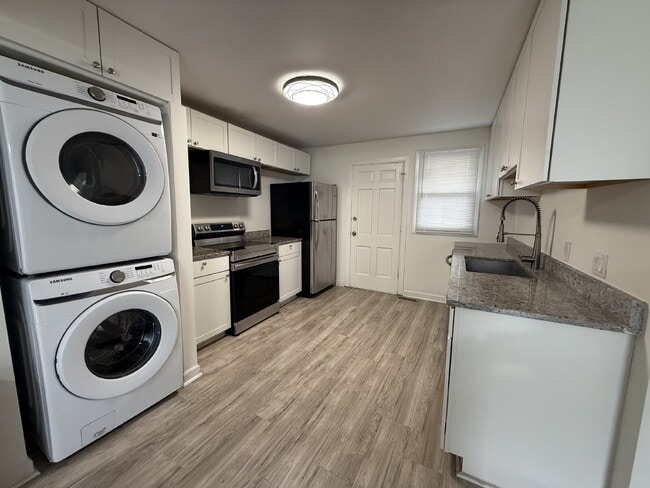 Building Photo - 2 Bedroom Renovated Unit – Walk to Meharry & Fisk Downtown Nashville