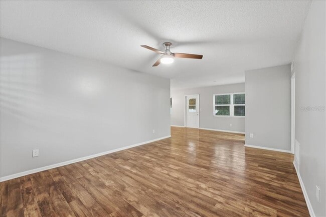 Photo - 1826 Pineview Cir