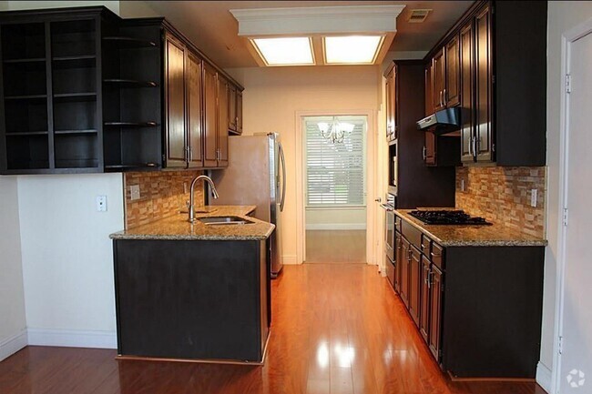 Building Photo - 2823 Plantation Wood Ln Rental
