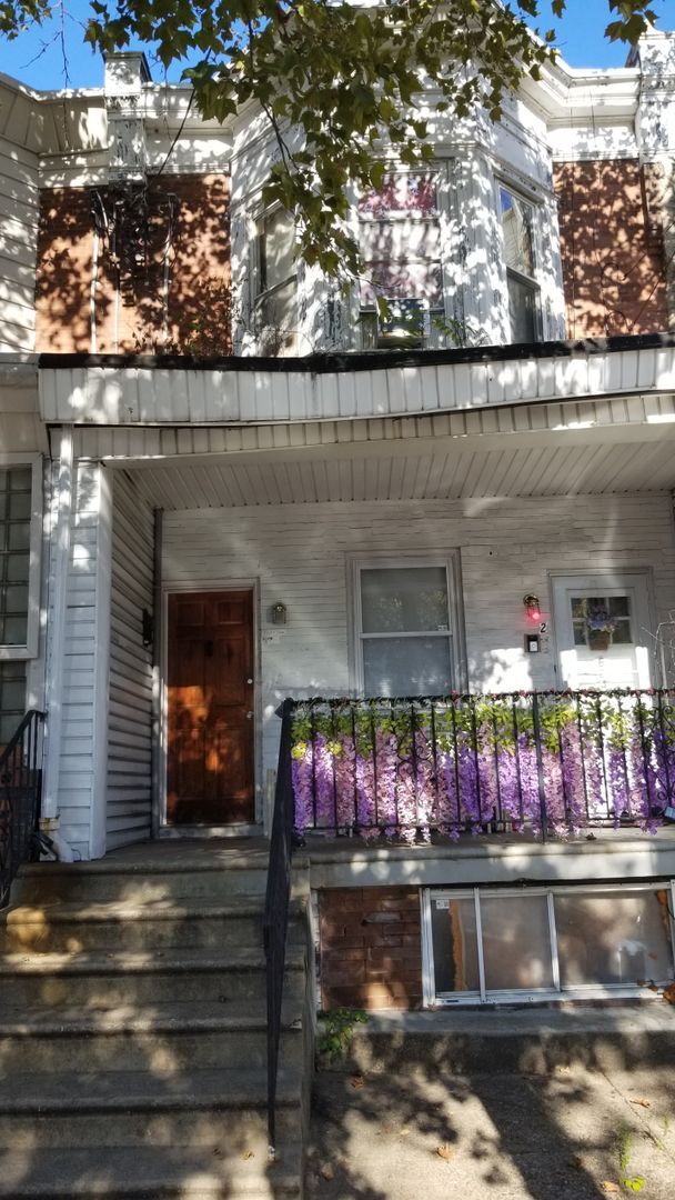 6243 Elmwood Ave - 6243 Elmwood Ave Apartment Unit 1