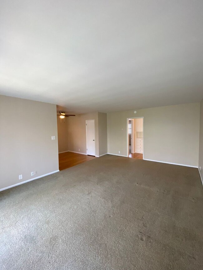 Alamitos Beach Condo House Rental in Long Beach, CA