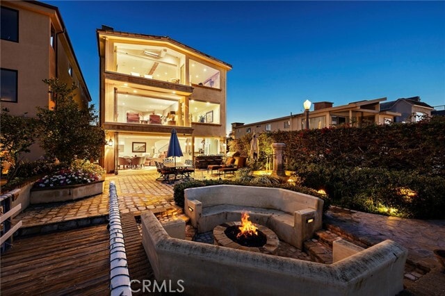 Building Photo - 900 E Balboa Blvd