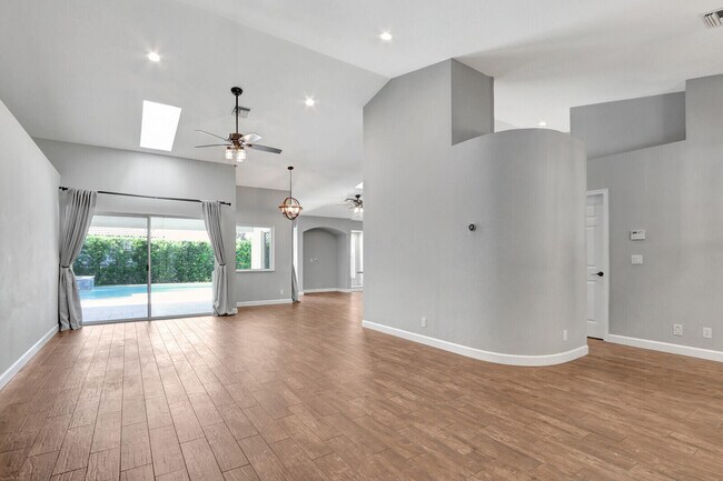 Photo - 1097 Egret Cir N