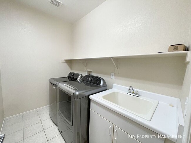 Photo - 720 Indian Garden St