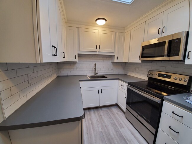 Photo - 444 Lafayette Rd Unidad 4