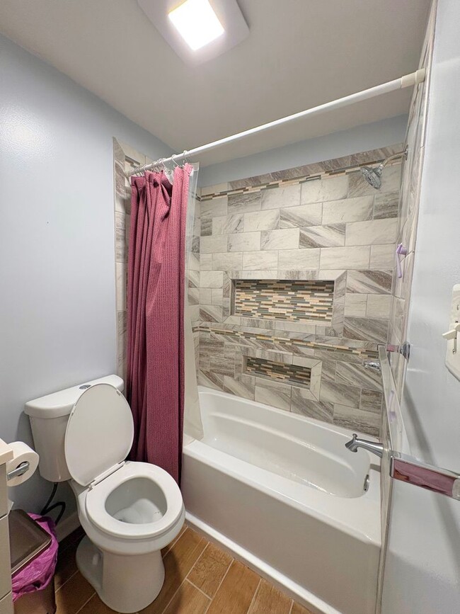 Photo - 853 Cambridge Dr