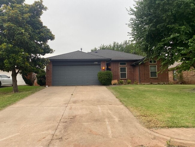 Building Photo - Edmond Schools - Newly Renovated 3 bedroom 2 bath