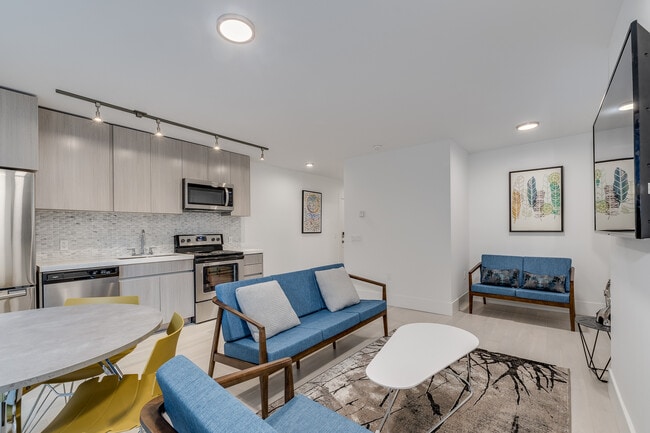 Photo - 1425 Haro St Unité 207