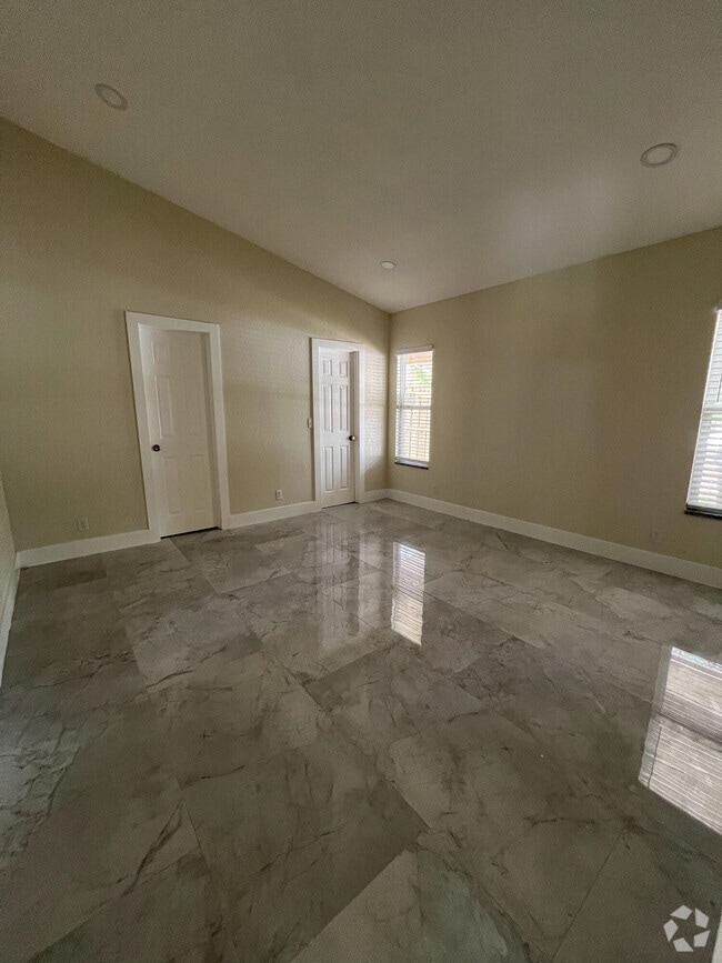 Building Photo - 11886 Orange Grove Blvd Rental