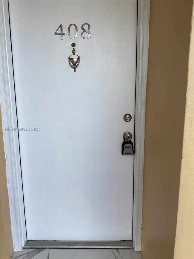 Building Photo - 8820 Fontainebleau Blvd Unit 408