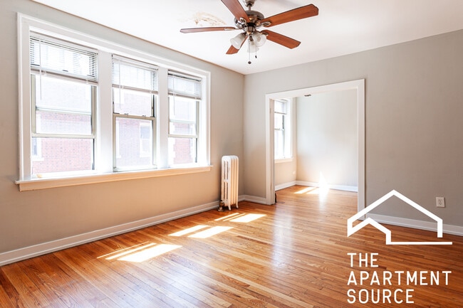 Building Photo - 549 W Surf St Unit 3S Rental